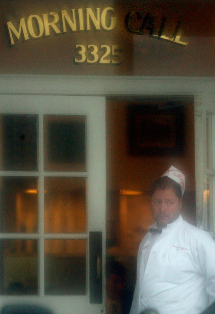 Morning Call waiter08